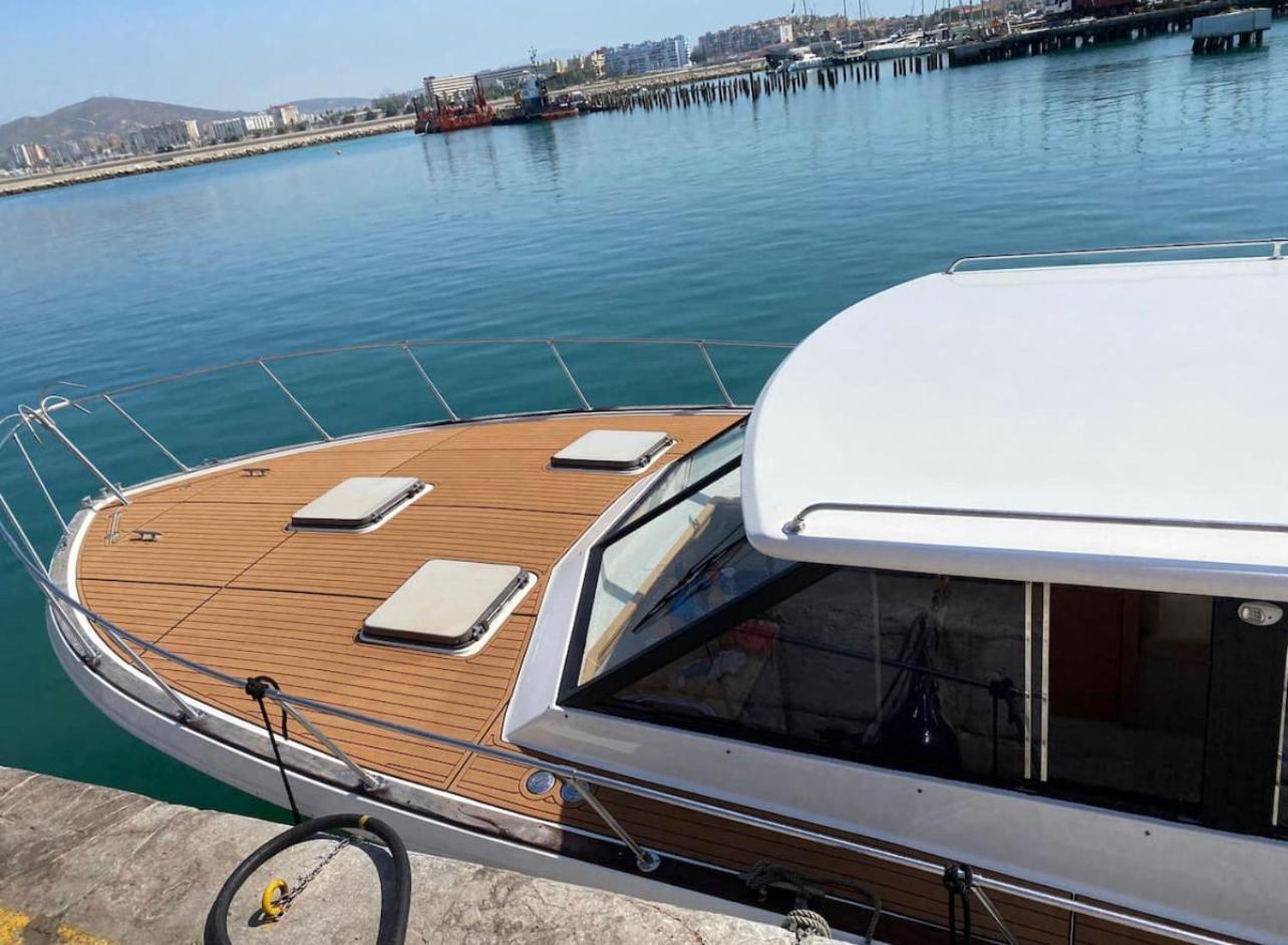 Barco Americano Sotogrande Торрегуадиаро Экстерьер фото