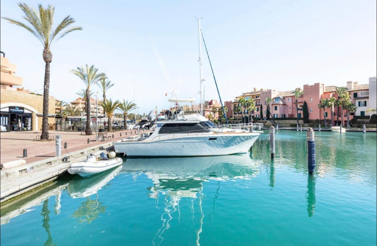Barco Americano Sotogrande Торрегуадиаро Экстерьер фото